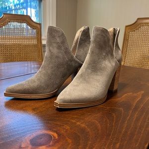 STEVE MADDEN Suede Cedar Bootie - Size 5.5 (Women’s)